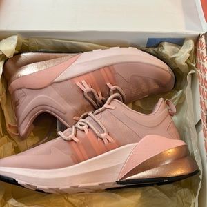 Brand new Womens Fabletics gym shoes